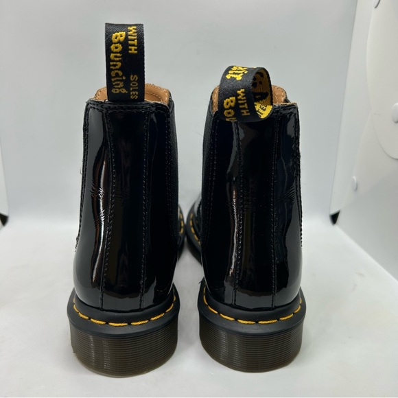 Dr. Martens 2976 Black Patent Leather Chelsea Boot Womens Size 7 - Picture 4 of 9